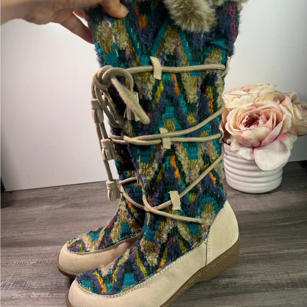Sam Edelman Fur Lined Multi Color Woven boots size 6